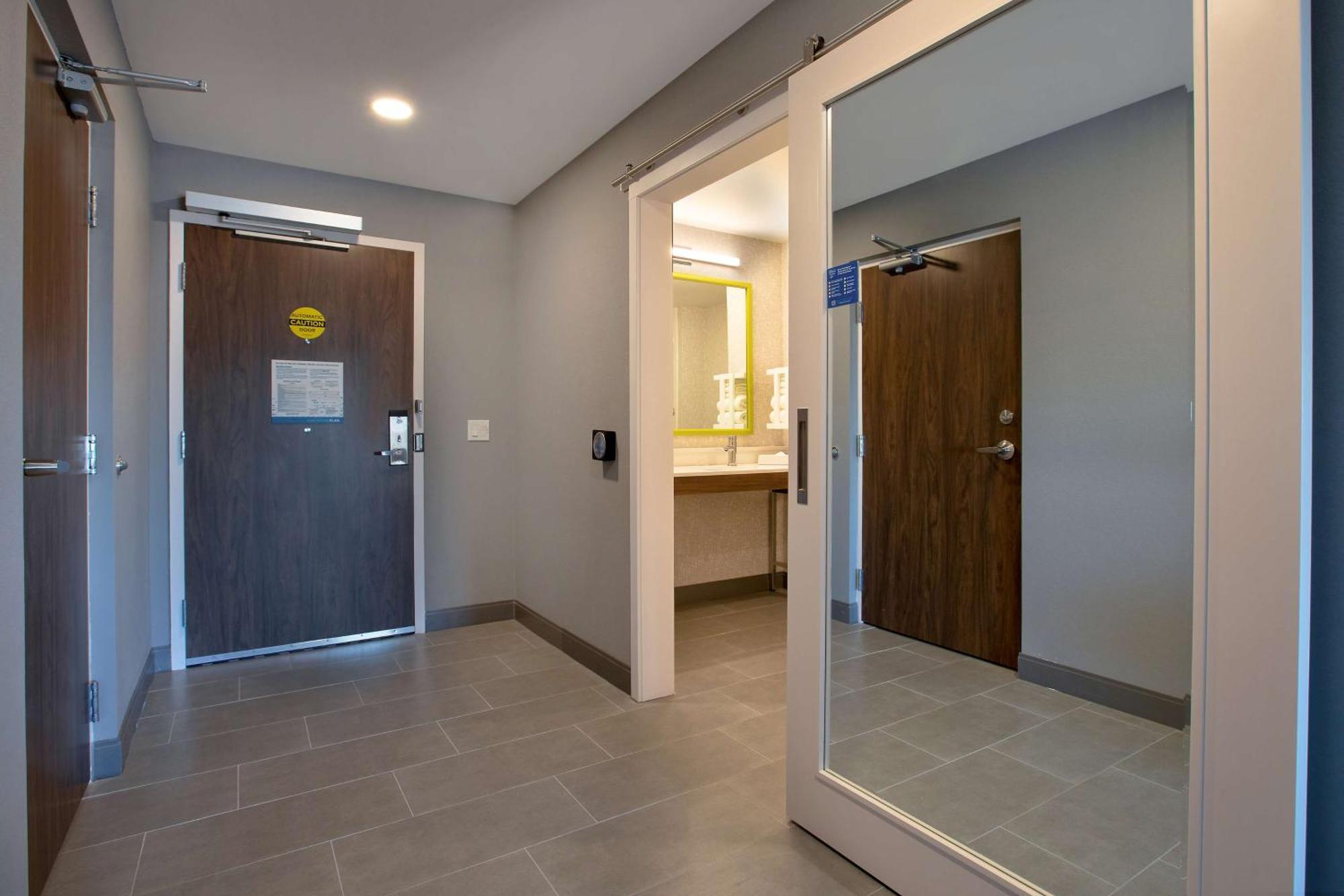 Hampton Inn & Suites Ottawa West, Ontario, Canada Exterior foto